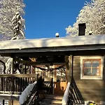 Sauna In The Heart Of Nuuksio National Park - Moekki Nuuksiossa シャレー エスポー