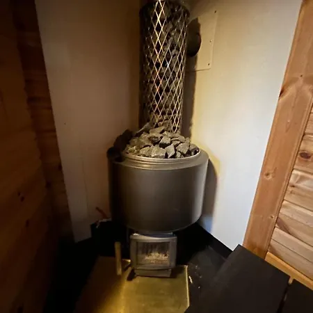 Sauna In The Heart Of Nuuksio National Park - Moekki Nuuksiossa Chalet *